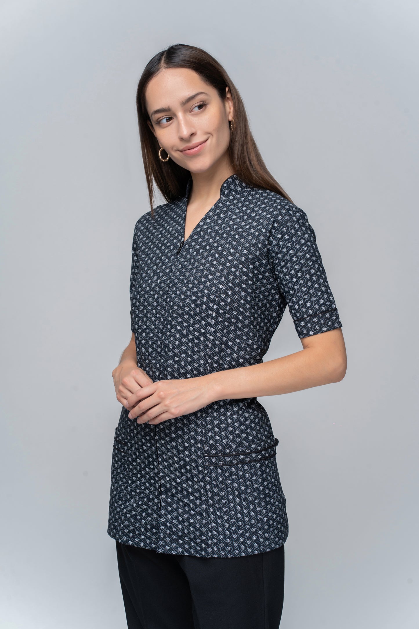 FILIPINA HEDRA NEGRA